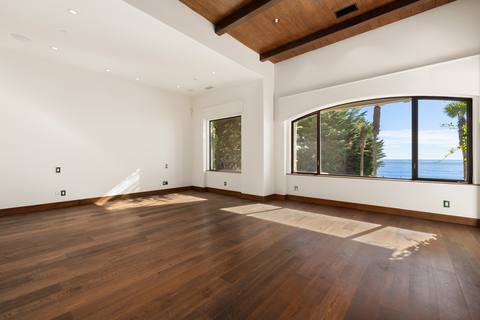 Primary suite, ocean windows