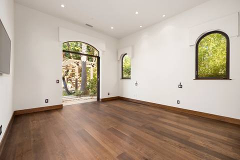 Bedroom opening to the garden